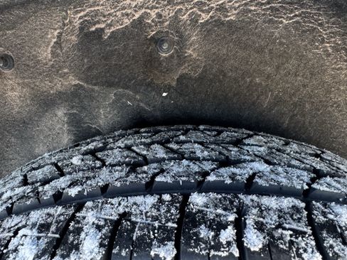 Used 2024 Chrysler Pacifica Select image 21