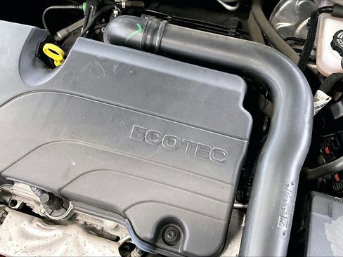 Used 2022 Chevrolet Malibu RS image 35