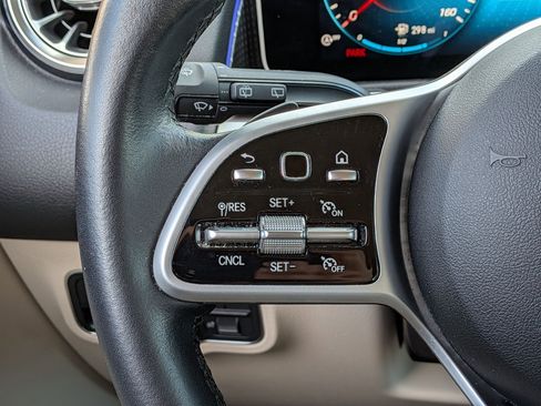 Used 2020 Mercedes-Benz GLB 250 250 image 14