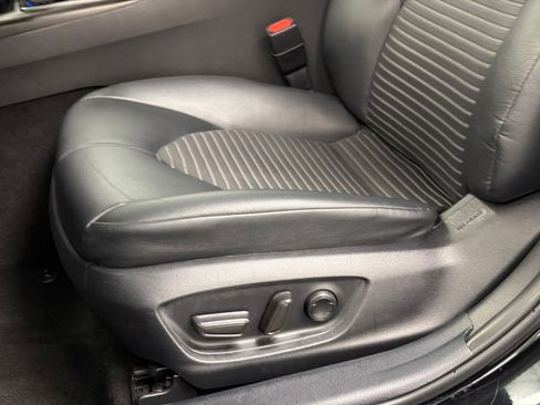 Used 2024 Toyota Camry SE image 13