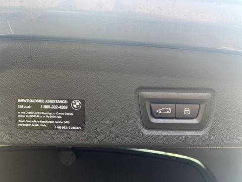 Used 2024 BMW i4 eDrive40 w/ Premium Package RWD image 9