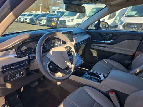 Used 2022 Lincoln Corsair AWD w/ Equipment Group 101A image 31