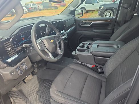 Used 2024 Chevrolet Silverado 1500 LT AWD/4WD image 17