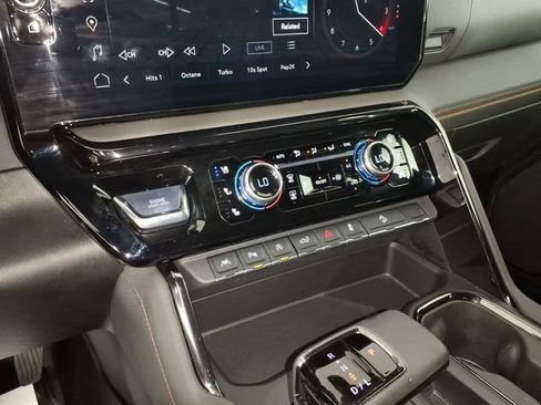 Used 2024 GMC Sierra 1500 AT4 w/ Technology Package AWD/4WD image 26