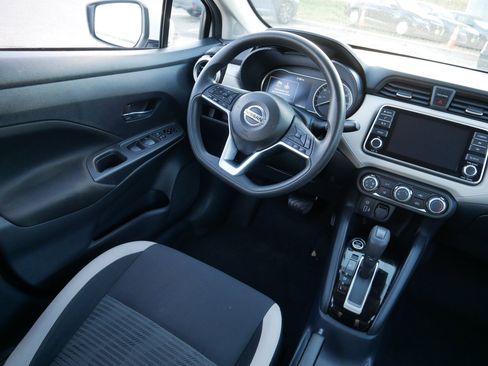 Certified 2022 Nissan Versa SV image 9