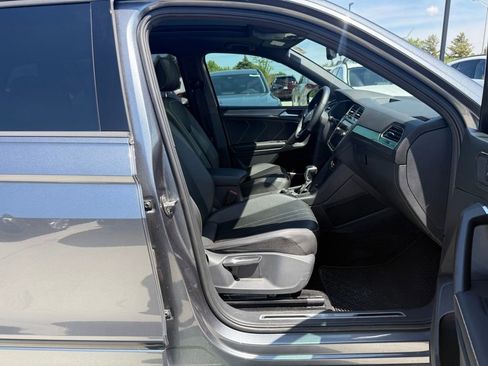 Used 2022 Volkswagen Tiguan SE R-Line AWD/4WD image 16