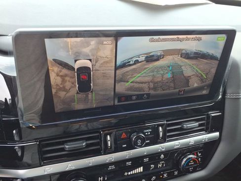 New 2026 Nissan Pathfinder Platinum image 10