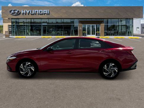 Certified 2025 Hyundai Elantra Sport FWD image 3