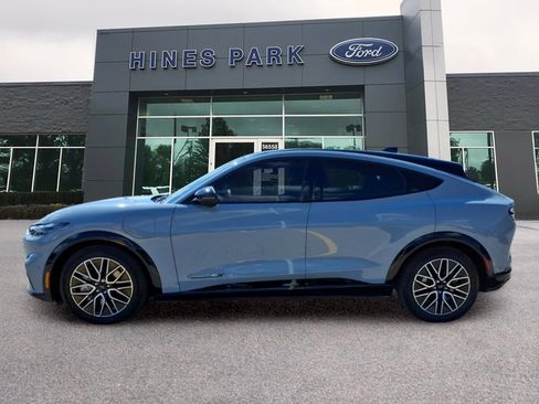 Used 2024 Ford Mustang Mach-E Premium AWD/4WD image 4