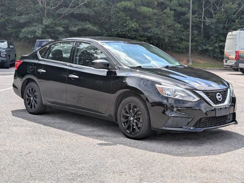 Used 2018 Nissan Sentra S w/ S Midnight Style Package FWD image 11