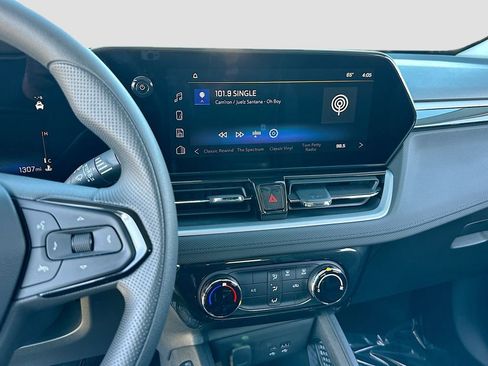 Used 2024 Chevrolet TrailBlazer LT w/ Driver Confidence Package image 14