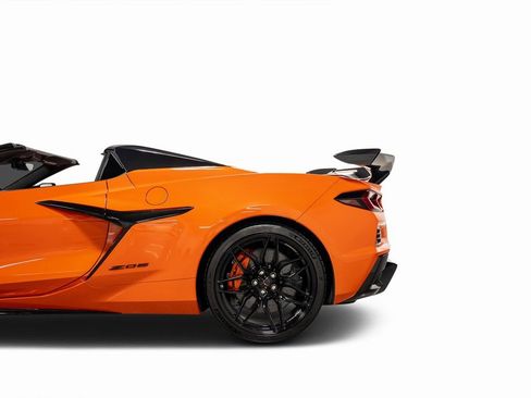 Used 2025 Chevrolet Corvette Z06 w/ Stealth Interior Trim Package image 19