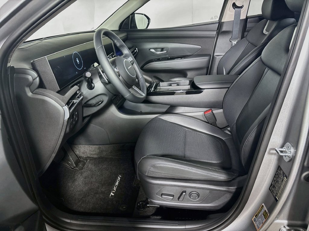 Used 2026 Hyundai Tucson Limited AWD/4WD image 11