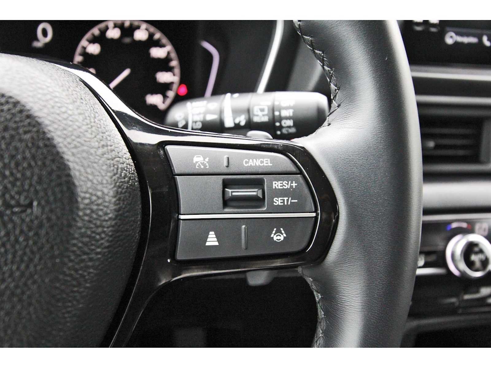 Used 2025 Honda Pilot Touring image 17