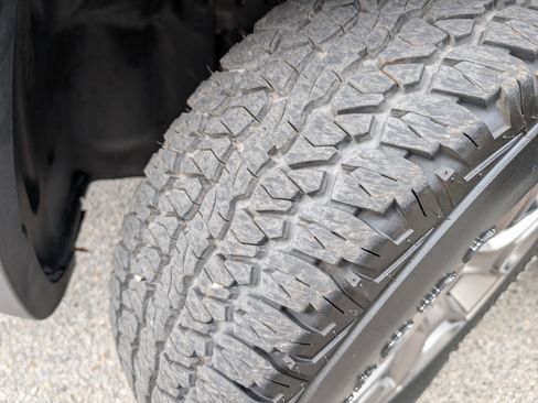 Used 2022 Jeep Cherokee Trailhawk image 32