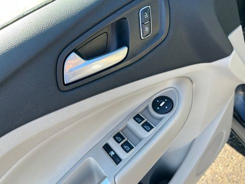 Used 2016 Ford Escape SE w/ Leather Comfort Package image 11