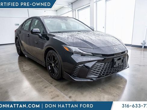Used 2025 Toyota Camry SE FWD image 31