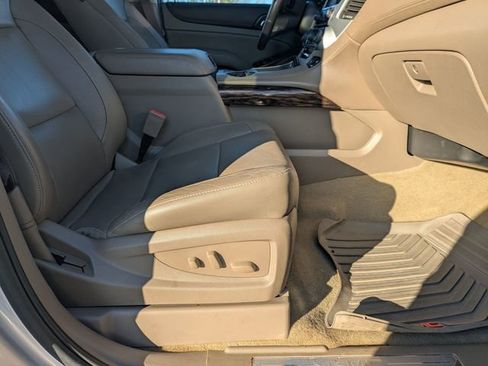 Used 2017 GMC Yukon SLT w/ Premium Edition image 40