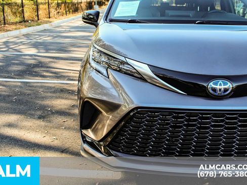 Used 2022 Toyota Sienna XSE image 12