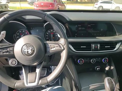 Used 2022 Alfa Romeo Stelvio Veloce image 25