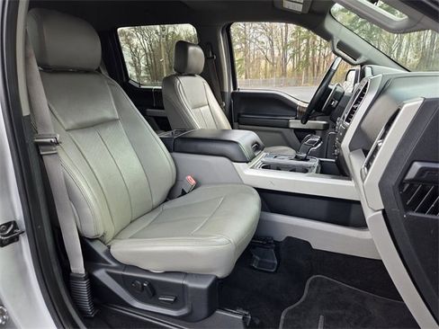 Used 2019 Ford F150 Lariat image 12