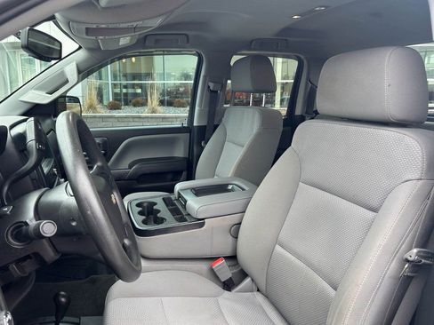 Used 2018 Chevrolet Silverado 1500 Custom w/ Custom Value Package image 9