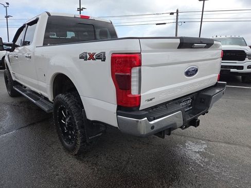Used 2019 Ford F250 Lariat w/ Chrome Package image 4