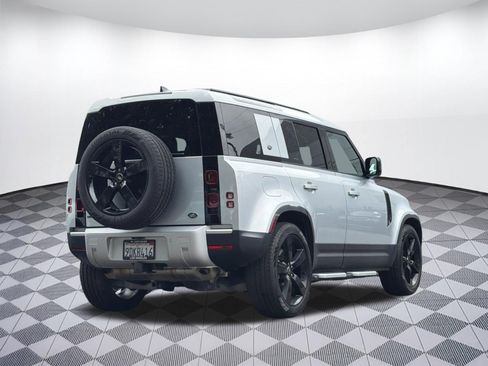 Used 2023 Land Rover Defender 110 SE AWD/4WD image 8
