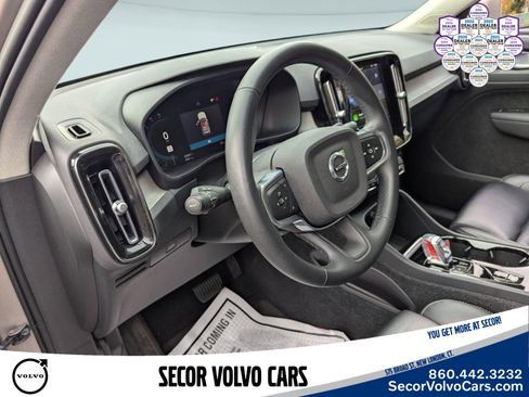 Certified 2023 Volvo XC40 B5 Plus AWD/4WD image 10