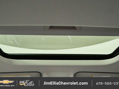 Used 2025 Chevrolet Trax ACTIV w/ Sunroof Package FWD image 18