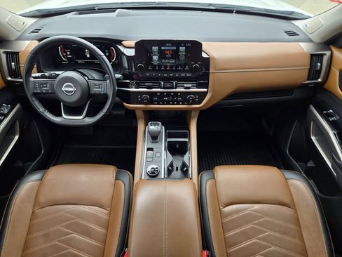 Used 2023 Nissan Pathfinder Platinum w/ Cargo Package AWD/4WD image 15