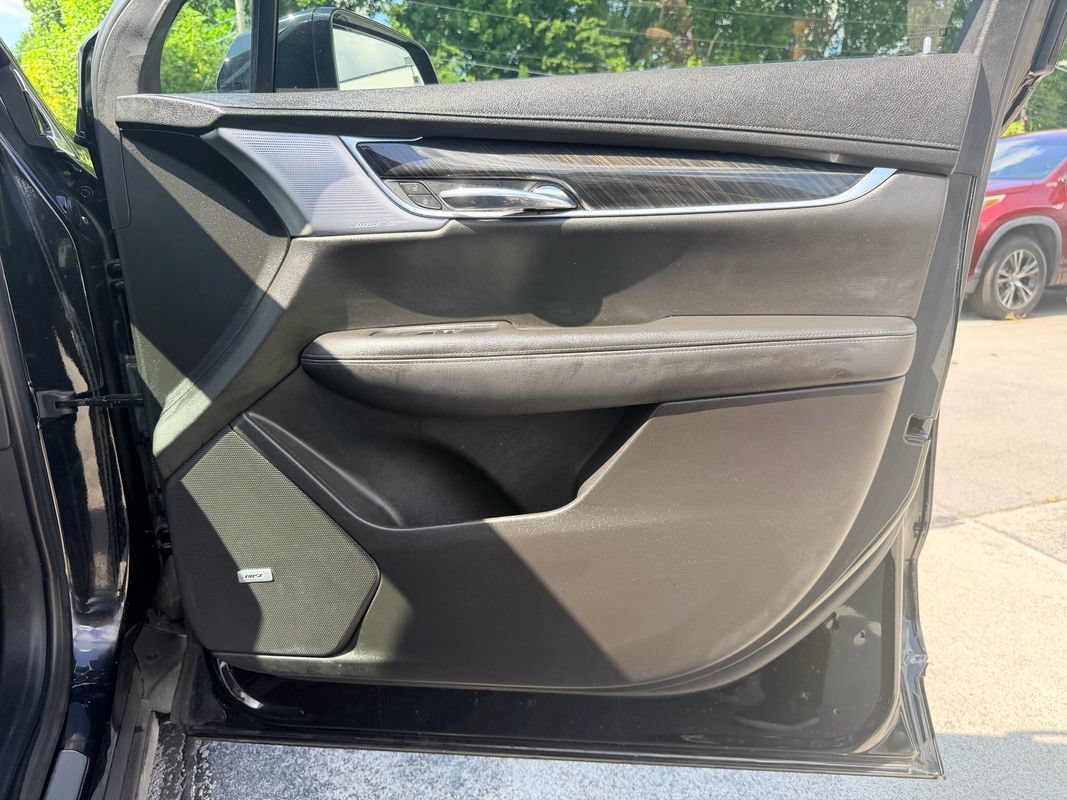 Used 2020 Cadillac XT6 Premium Luxury FWD image 28