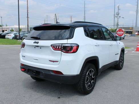 Used 2025 Jeep Compass Trailhawk w/ Trailhawk Convenience Group AWD/4WD image 40