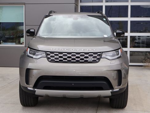 Certified 2025 Land Rover Discovery S AWD/4WD image 2