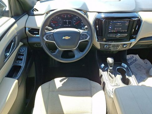 Used 2022 Chevrolet Traverse LS image 12