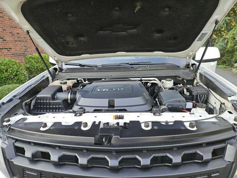 Used 2015 Chevrolet Colorado LT AWD/4WD image 9