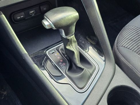 Used 2020 Kia Niro LXS image 37