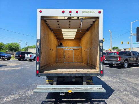 Used 2020 Chevrolet Express 3500 w/ Driver Convenience Package RWD image 8