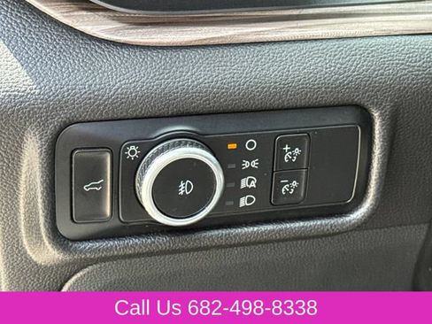 Used 2023 Ford Explorer Limited AWD/4WD image 25