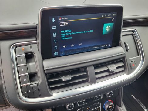 Used 2023 Chevrolet Suburban Z71 w/ Luxury Package image 21