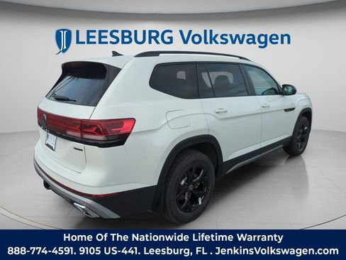 New 2026 Volkswagen Atlas Peak Edition image 6