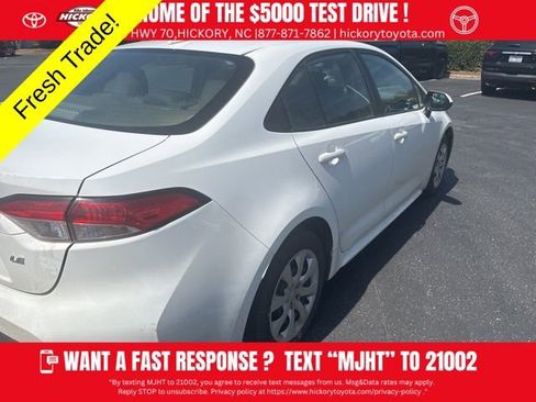 Used 2022 Toyota Corolla LE image 6