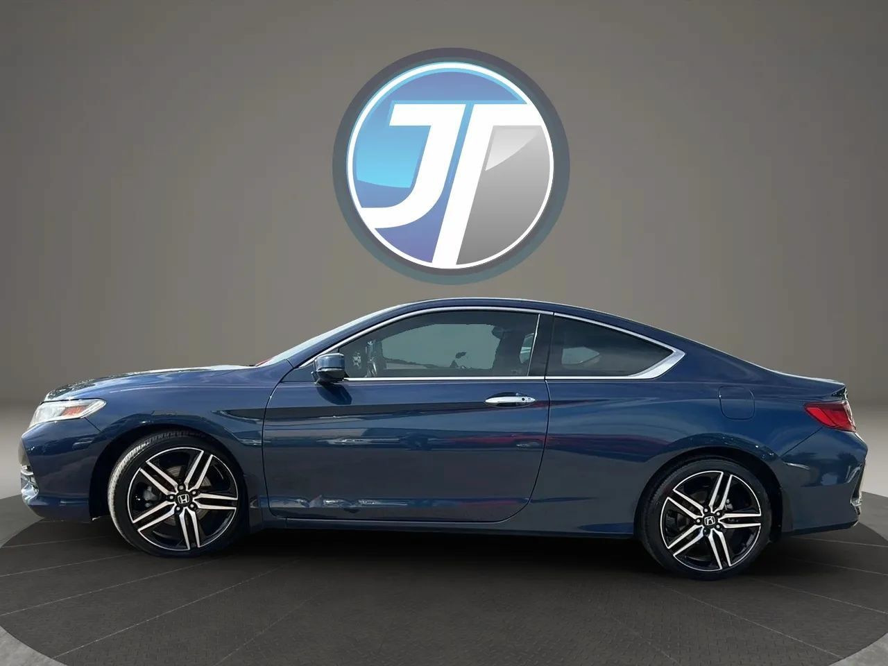 Used 2017 Honda Accord Touring image 23