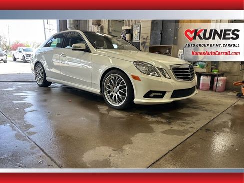 Used 2011 Mercedes-Benz E 550 4MATIC Sedan image 1