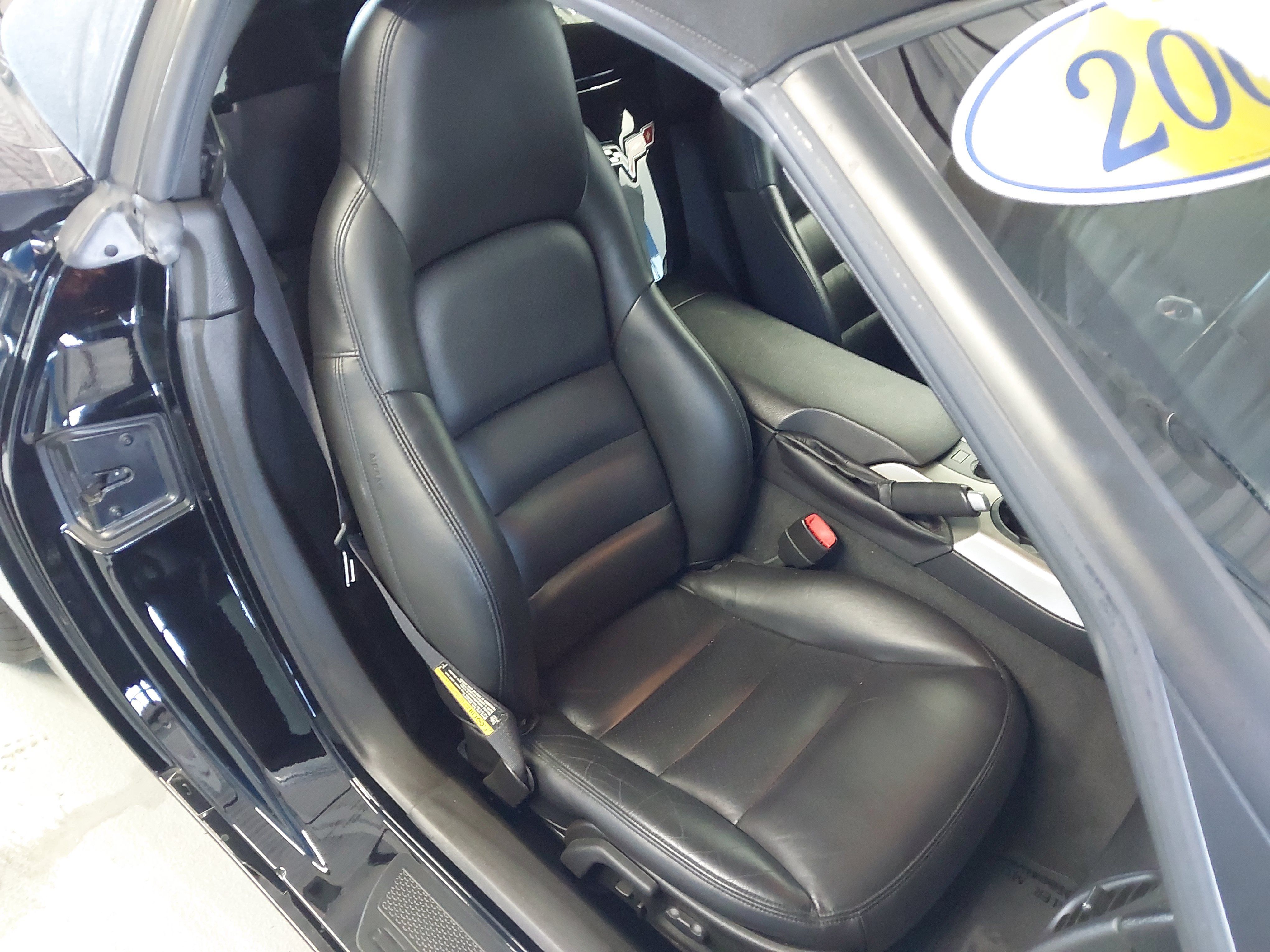 Used 2005 Chevrolet Corvette Convertible w/ Preferred Equipment Group RWD image 28