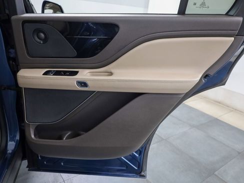 Used 2020 Lincoln Aviator Reserve image 16