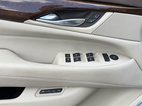 Used 2017 Cadillac Escalade Luxury AWD/4WD image 27