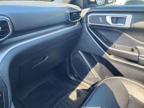 Used 2020 Ford Explorer XLT w/ Equipment Group 202A image 38