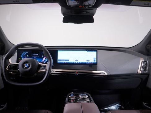 Used 2026 BMW iX xDrive45 image 10