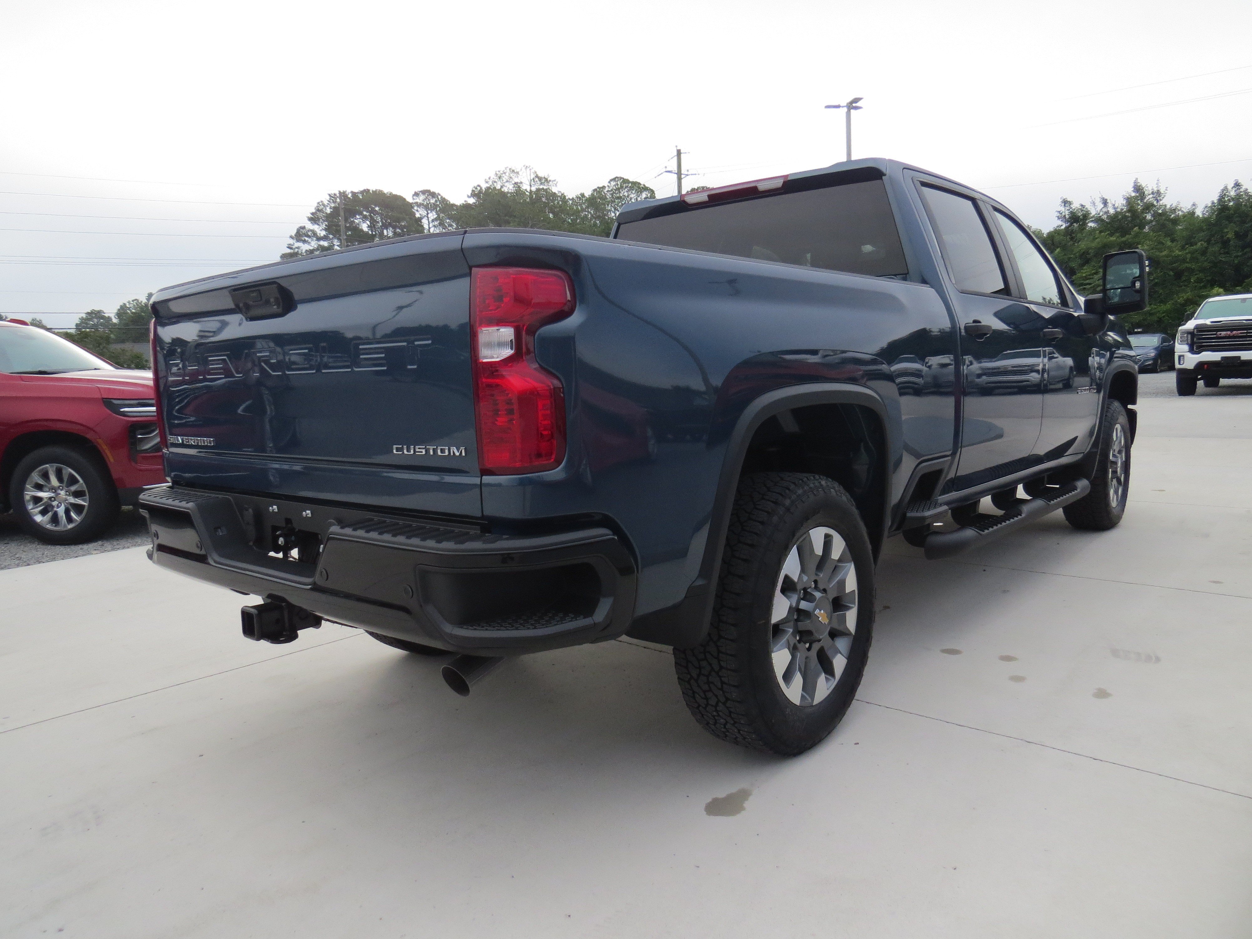 New 2026 Chevrolet Silverado 2500 Custom w/ Custom Value Package AWD/4WD image 5